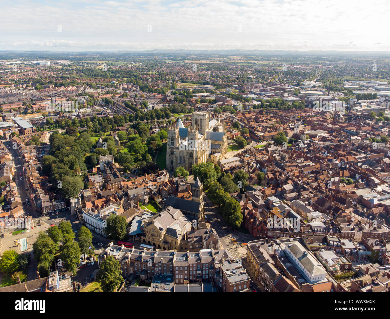 Luftaufnahme der Stadt York in North East England befindet und von der alten Römer, das Münster historische Kathedrale im Zentrum der Stadt gegründet. Stockfoto