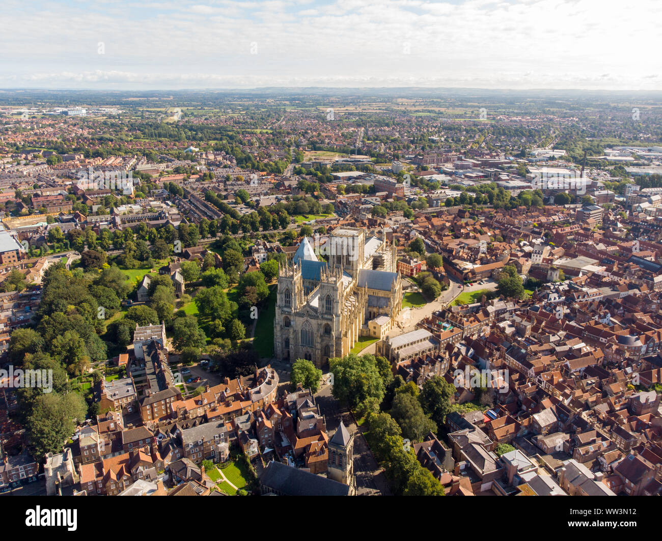 Luftaufnahme der Stadt York in North East England befindet und von der alten Römer, das Münster historische Kathedrale im Zentrum der Stadt gegründet. Stockfoto