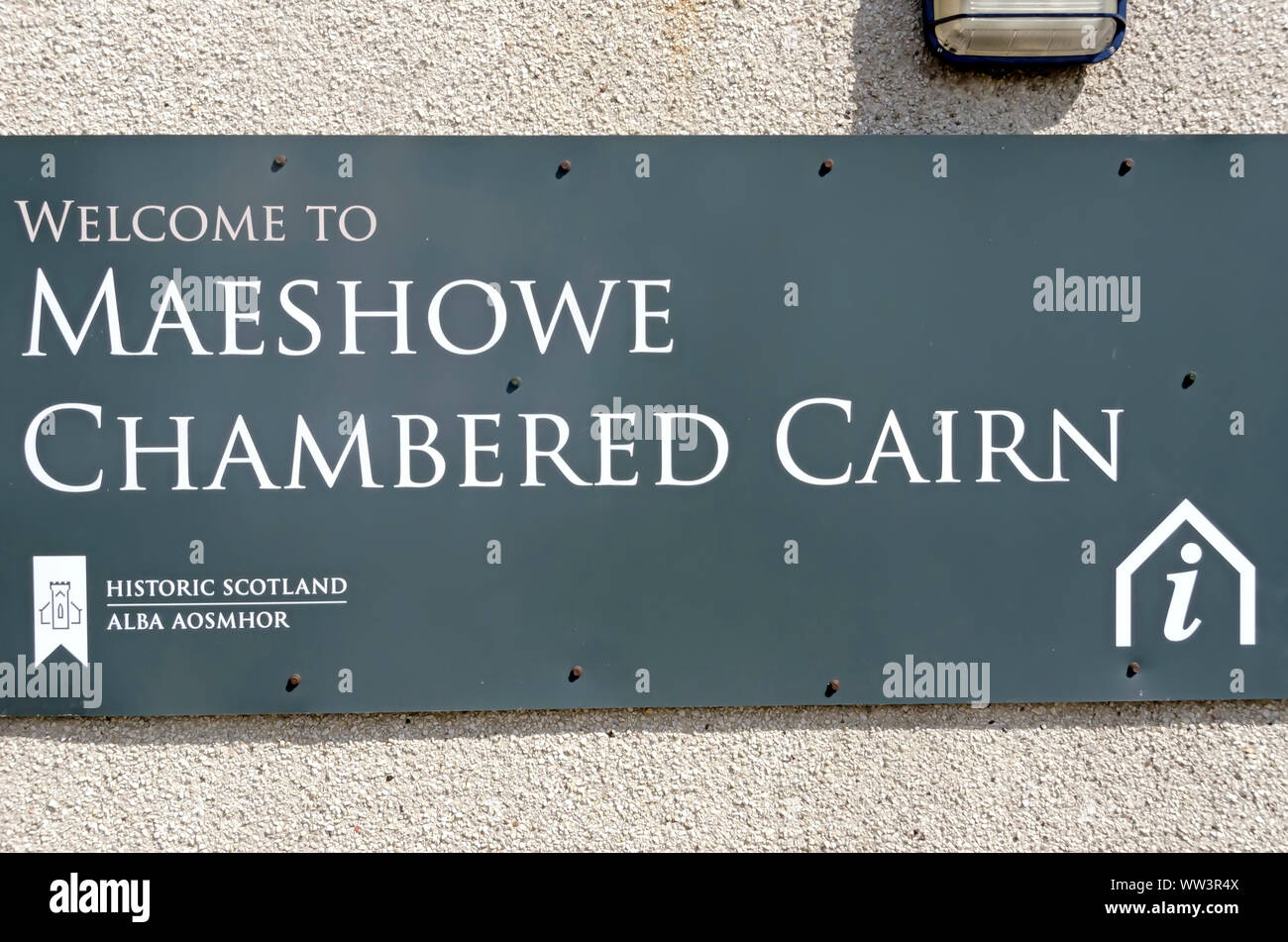 Maeshowe chambered Cairn und Passage grave ist ein beliebtes Reiseziel im Herzen von neolithischen Orkney UNESCO-Weltkulturerbe, Stenness, Stockfoto