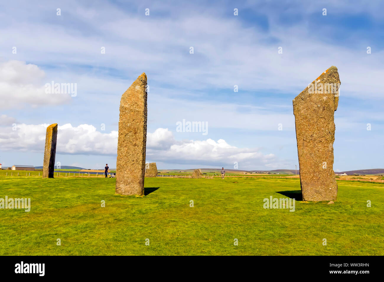 Stehende Steine von Stenness Termine von mindestens 3100 v. Chr. und sind Teil des Herzens der neolithischen Orkney UNESCO Weltkulturerbe, Schottland Stockfoto