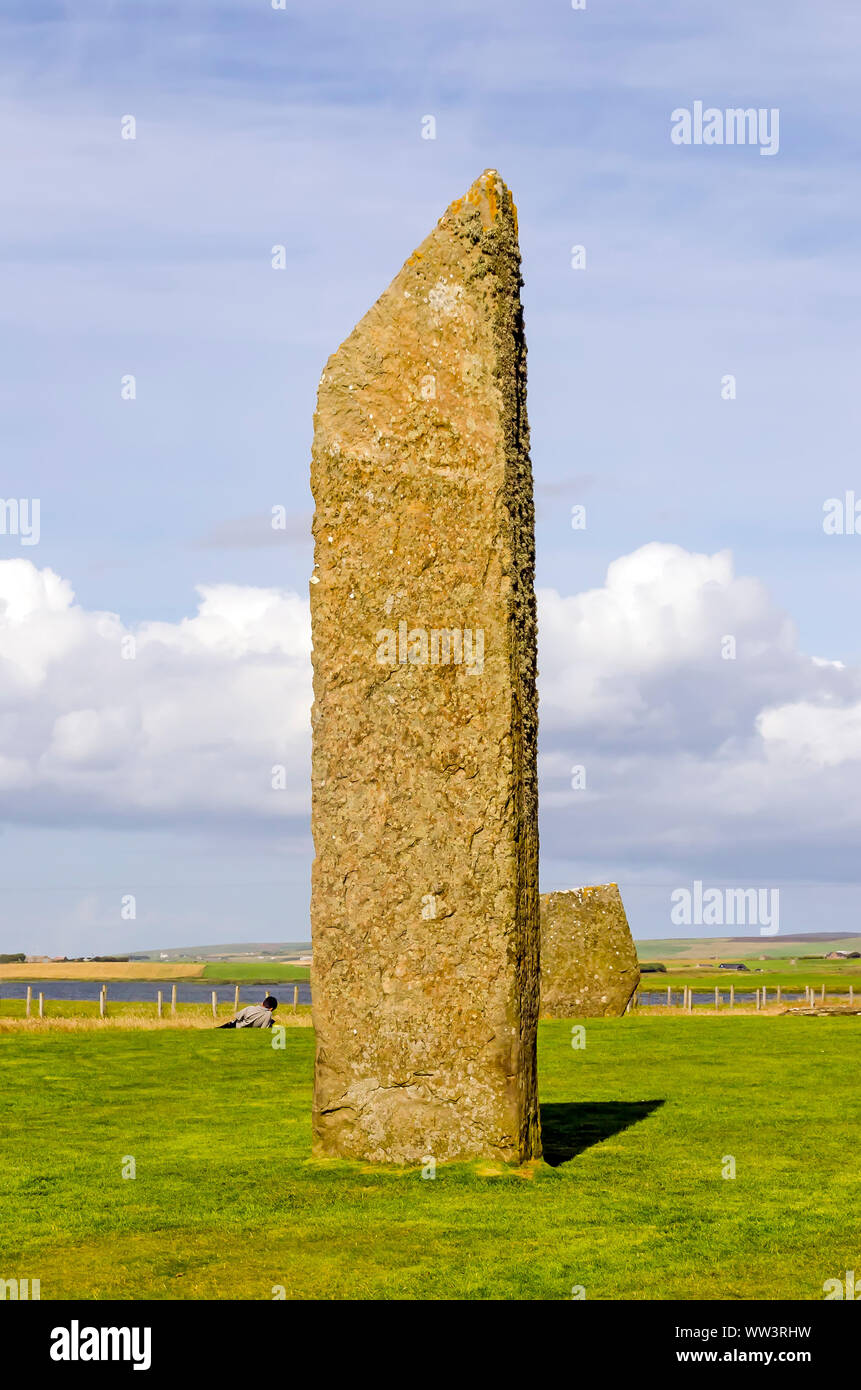 Stehende Steine von Stenness Termine von mindestens 3100 v. Chr. und sind Teil des Herzens der neolithischen Orkney Weltkulturerbe, Schottland Stockfoto