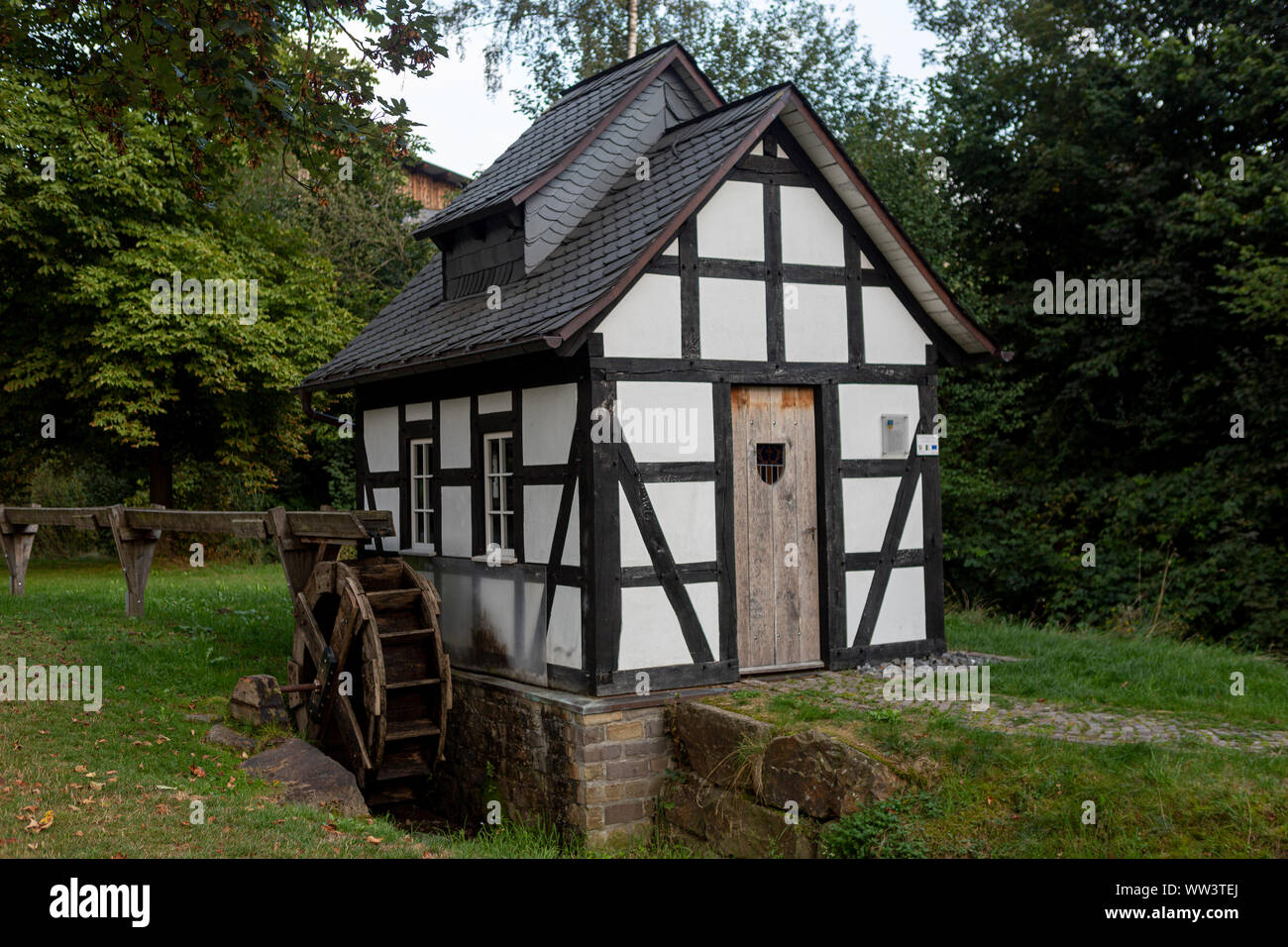 Alte Vakwerk Architektur Pumpstation in der Grafschaft, Deutschland Stockfoto