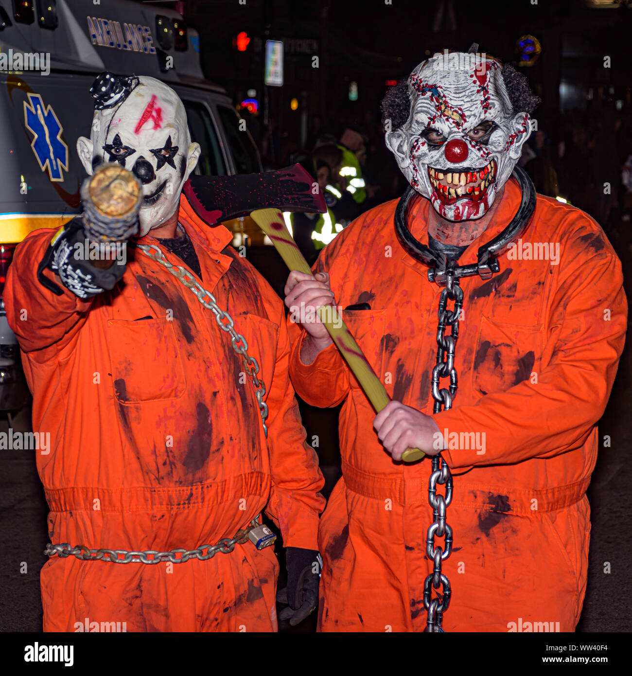Salem, Massachusetts, USA 10/31/2015. Beängstigend clowns auf einem dunklen Halloween Nacht. Stockfoto