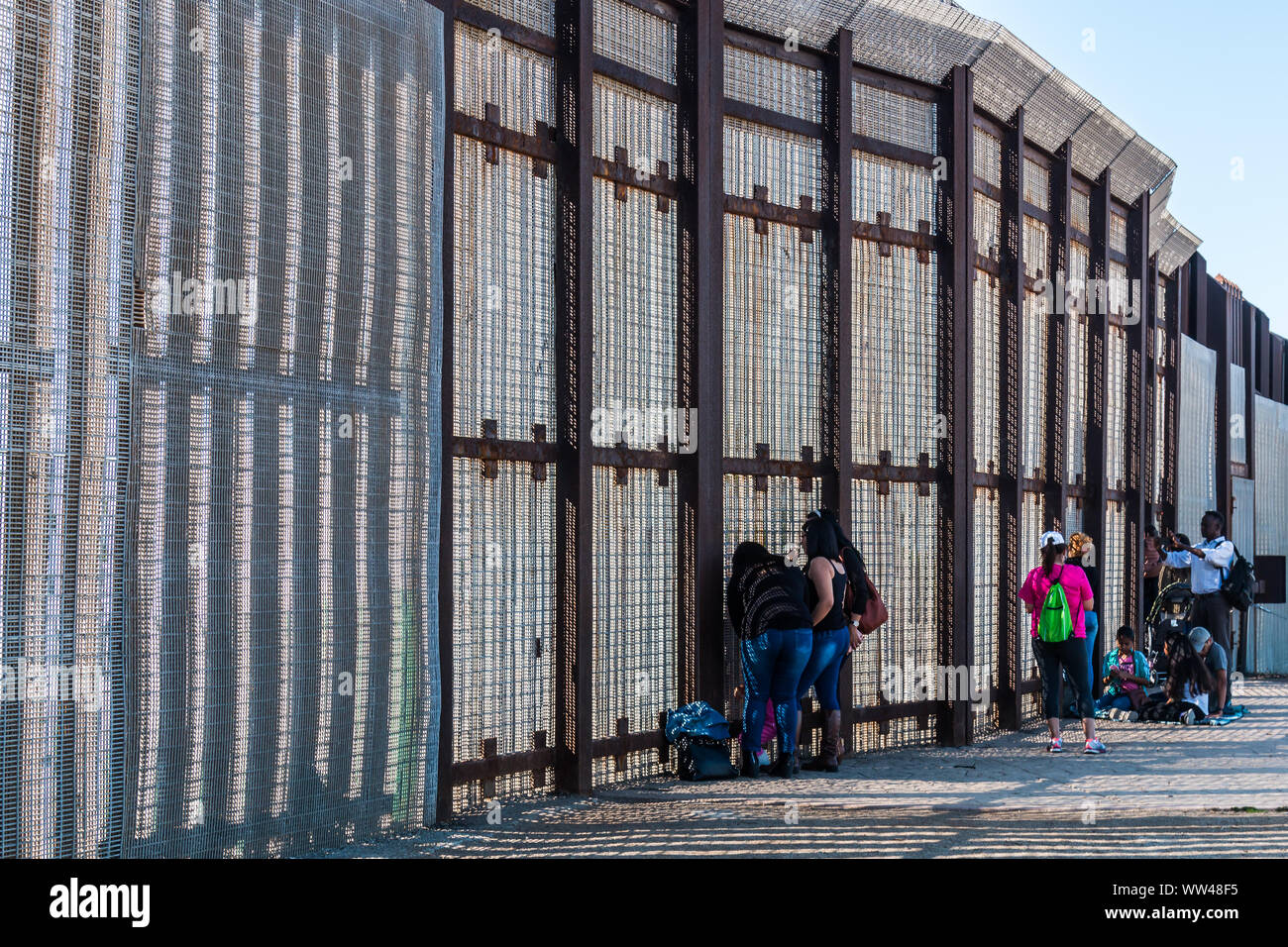 Friendship Park internationale Grenze Wand zwischen San Diego von Tijuana, an denen Menschen mit Angehörigen durch den Zaun zu kommunizieren. Stockfoto