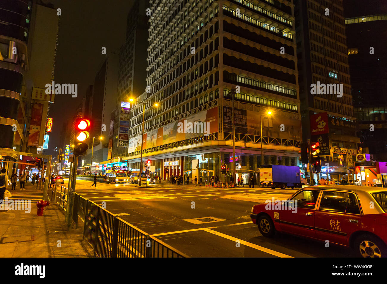 Hong Kong night street Road reisen Sehenswürdigkeiten in Mongkok ablenken ruhig keine Touristen und Reisenden. 24. November 2017. Stockfoto