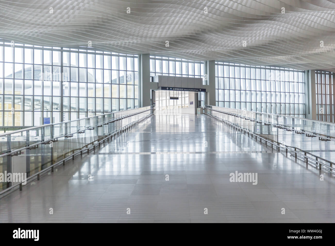 Hong Kong International Airport Transportation hub Gebäude Interieur. Hongkong, den 23. November 2017. Stockfoto