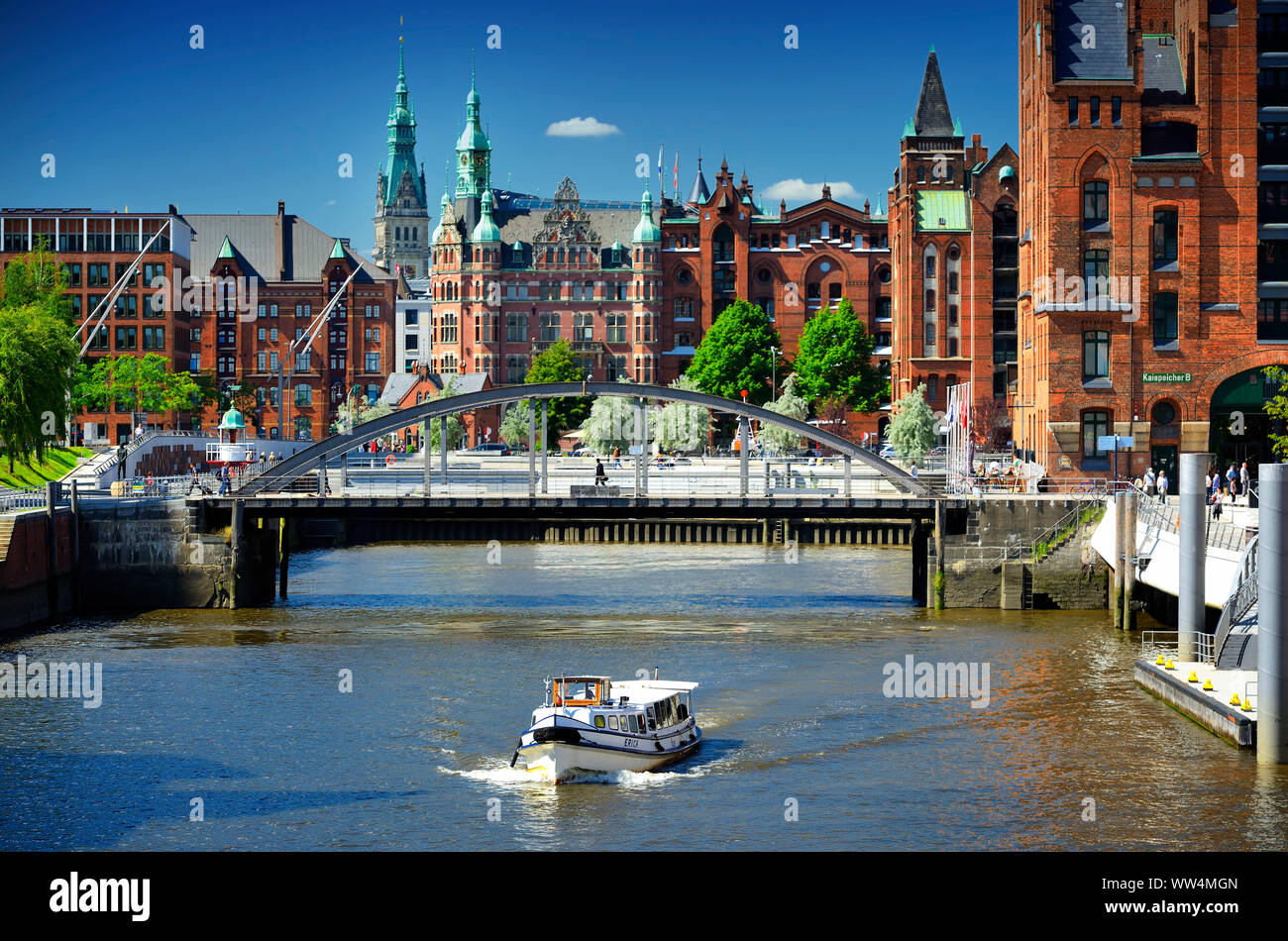 Blick von der Magdeburger Hafen in der HafenCity auf der Speicherstadt in Hamburg, Deutschland, Europa Stockfoto