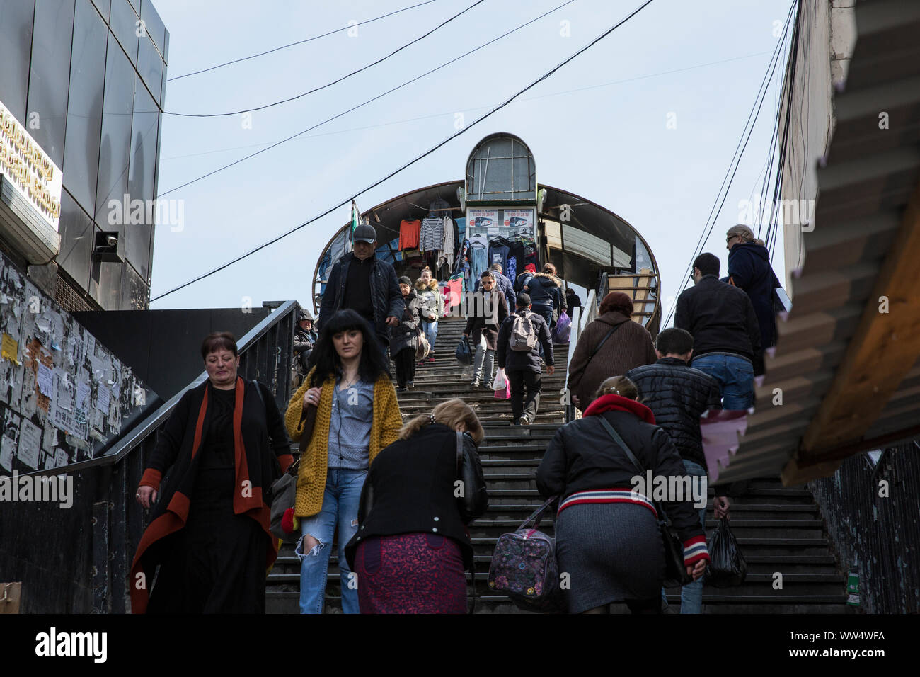 Dezerter Basar, von Tiflis größter Lebensmittelmarkt, Tsinamdzgvrishvili Straße, Tiflis, Georgien. Stockfoto