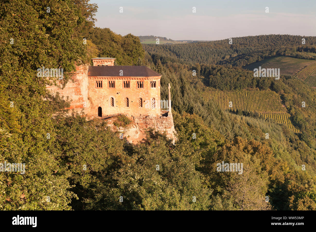 Rückzug mit Grab Kapelle für Johann von Luxemburg in der Nähe von Kastel-Staadt, Rheinland-Pfalz, Deutschland Stockfoto