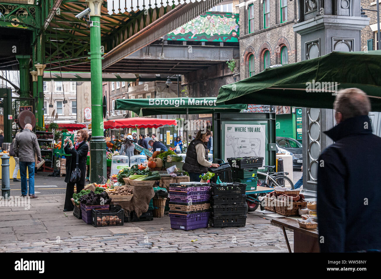 LONDON, GROSSBRITANNIEN - 29.Oktober 2011: Borough Markt, in der Nähe von London Bridge, eine der größten und ältesten Märkte in London Stockfoto