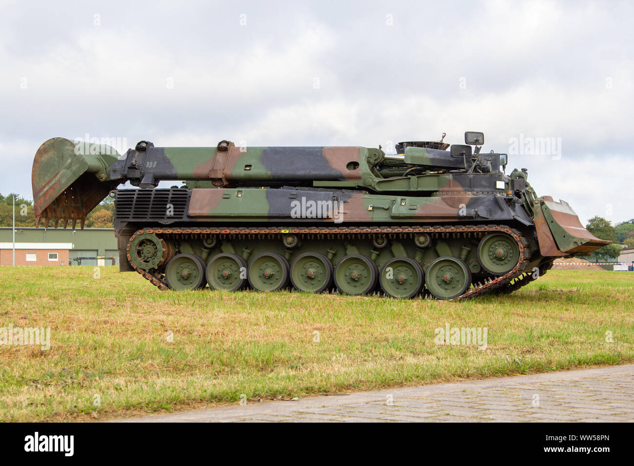 Militärische armored tank Planierraupe aus dem deutschen Armee Stockfoto