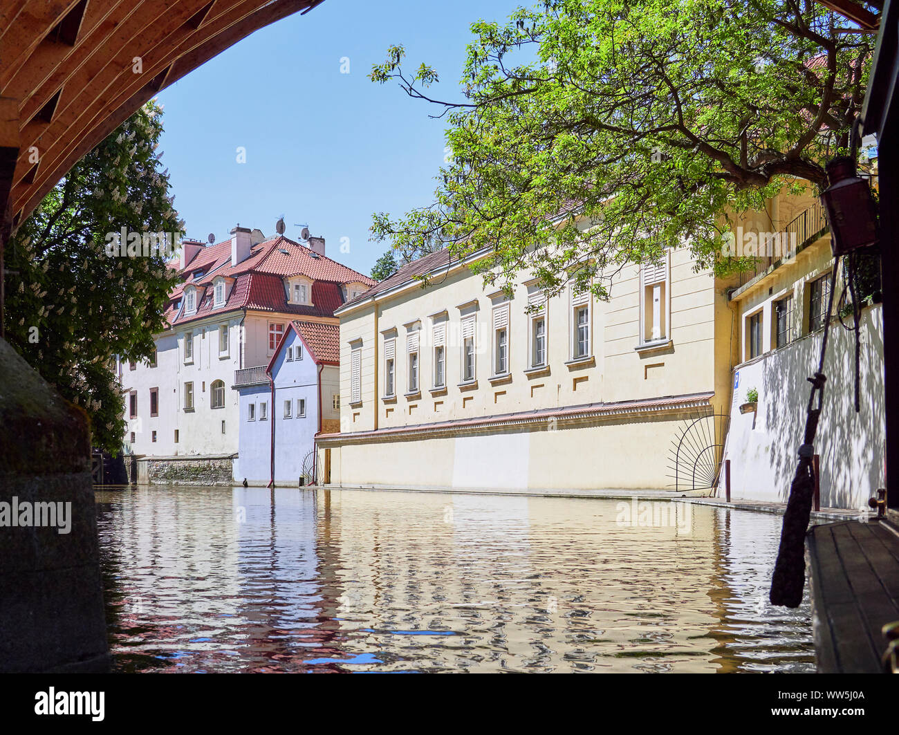 Certovka canal Insel Kampa aus der Moldau in Prag, Tschechische Republik. Stockfoto