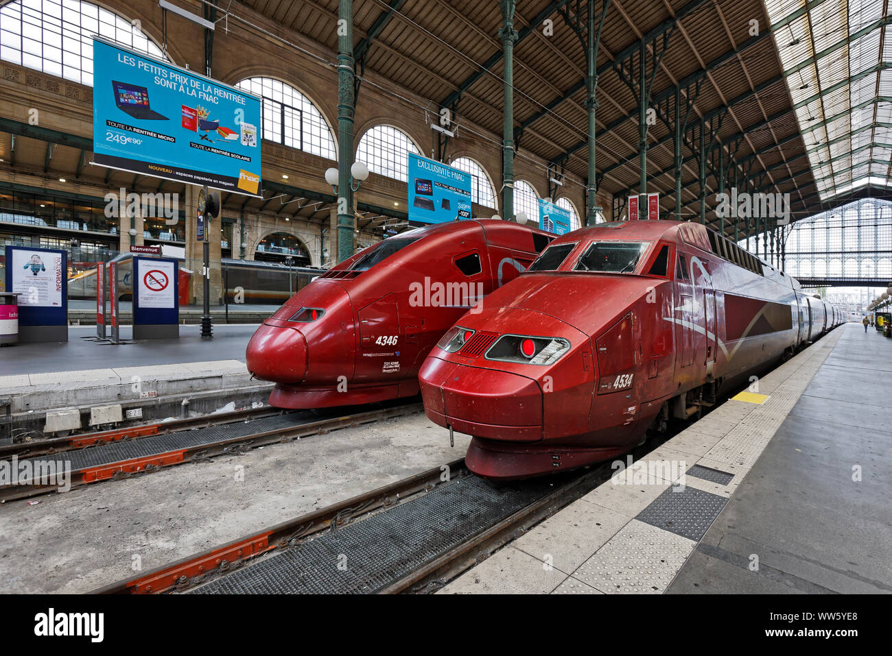 Frankreich, Paris, Züge, Halle, Plattformen Stockfoto