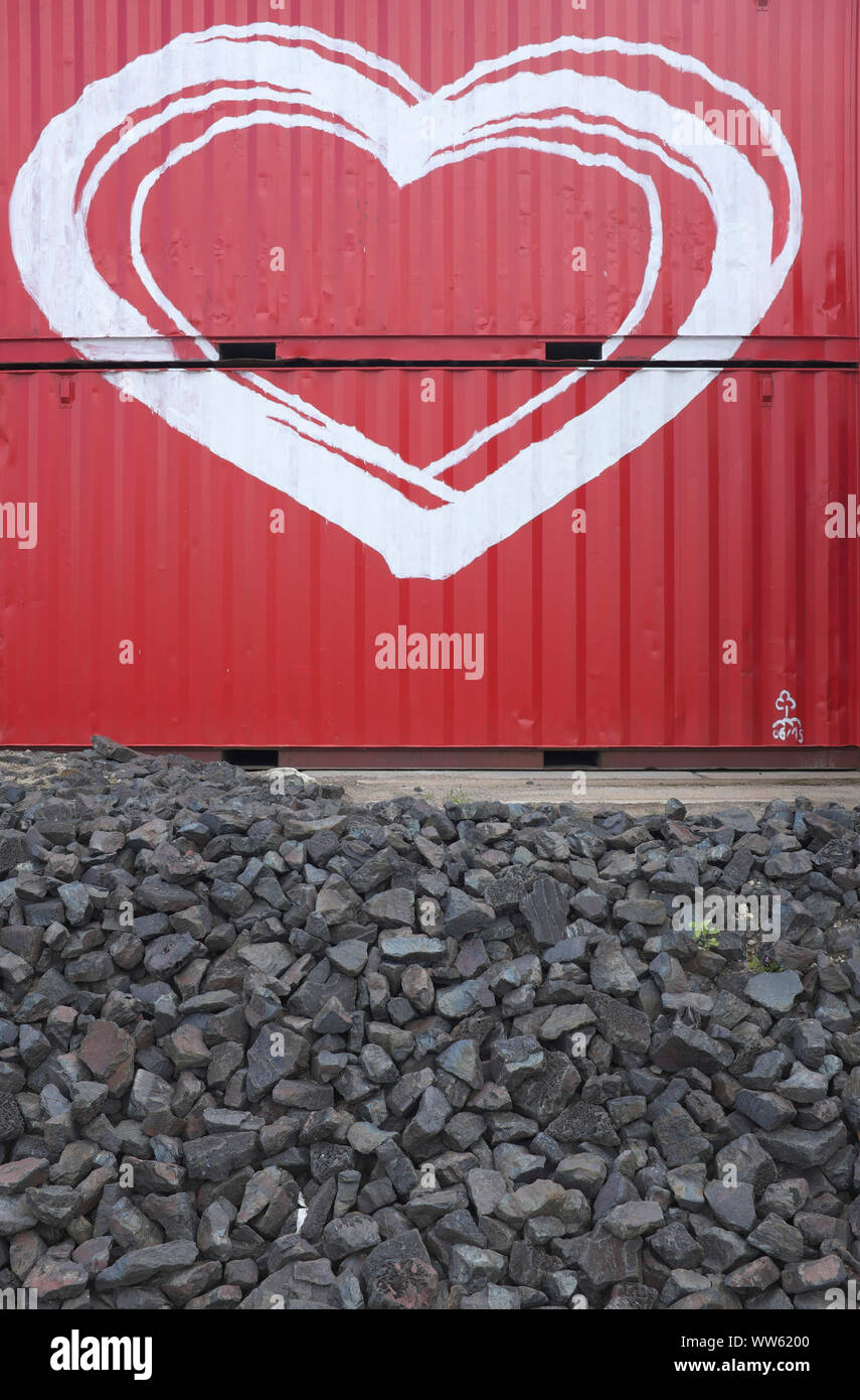 Herz auf Container im Hamburger Hafen Stockfoto