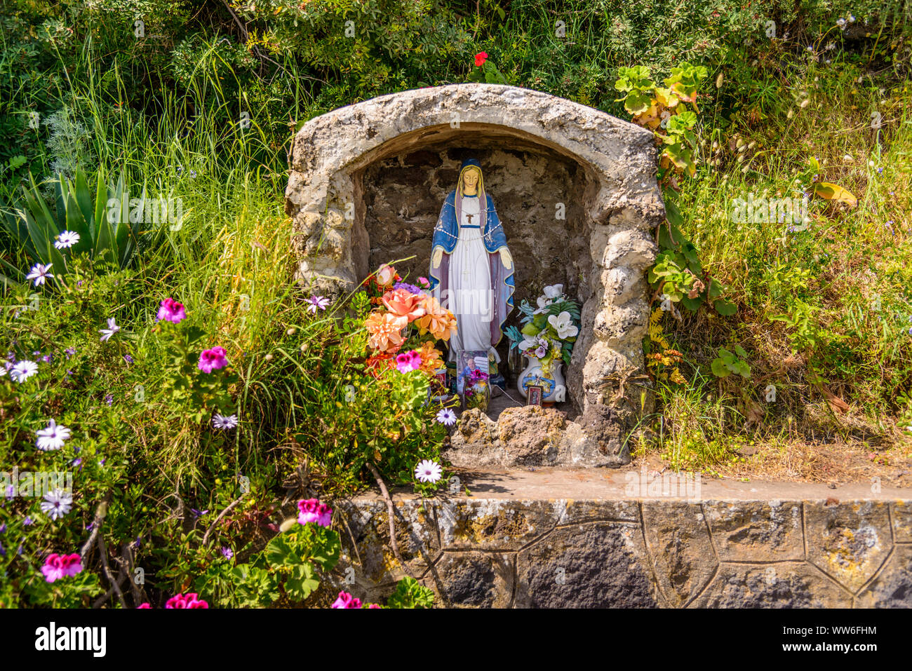 Italien, Sizilien, Liparische Inseln, Stromboli, Altar der Maria, Memorial Stockfoto
