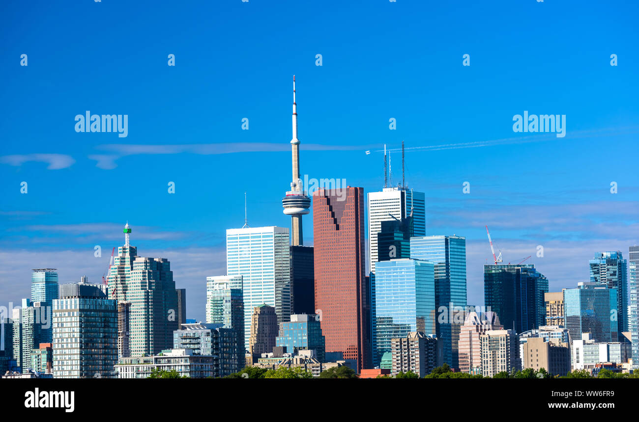 Moder Toronto Skyline im Sommer, Ontario, Kanada Stockfoto
