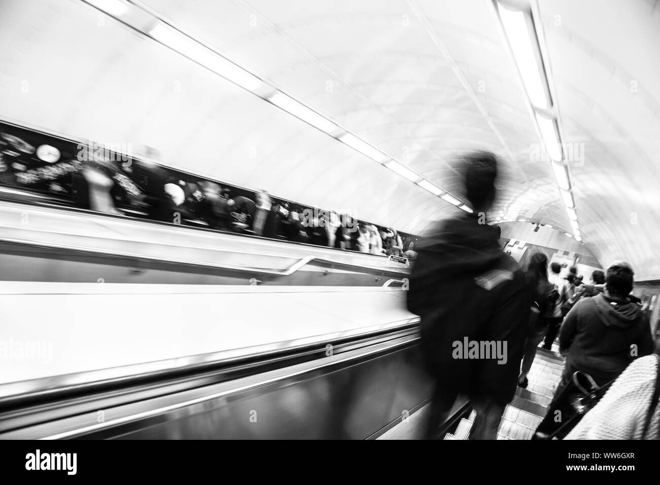 Die U-Bahn-, U-Bahn in London, Rolltreppen, Menschen Stockfoto