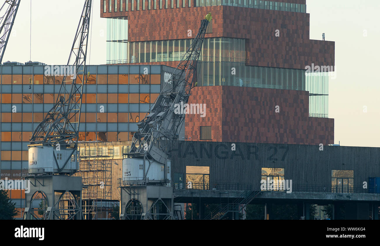 Teil der Sky Line von Antwerpen mit dem MAS Gebäude im Zentrum Stockfoto