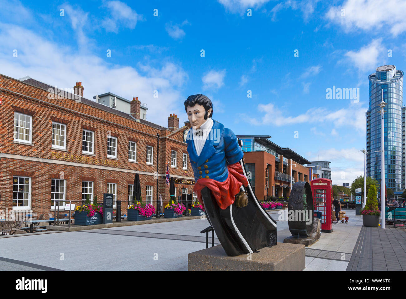 Das Zollamt an einem warmen sonnigen Tag in Portsmouth, Hampshire UK im September Stockfoto