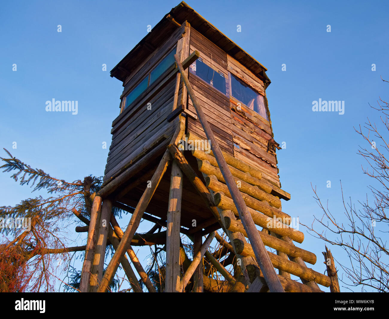 Jäger hohen Sitz Stockfoto