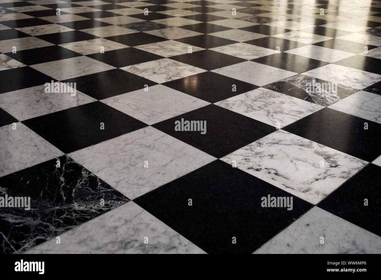 Schwarz Weiss Marmor Fliesenboden Stockfotos Und Bilder Kaufen Alamy