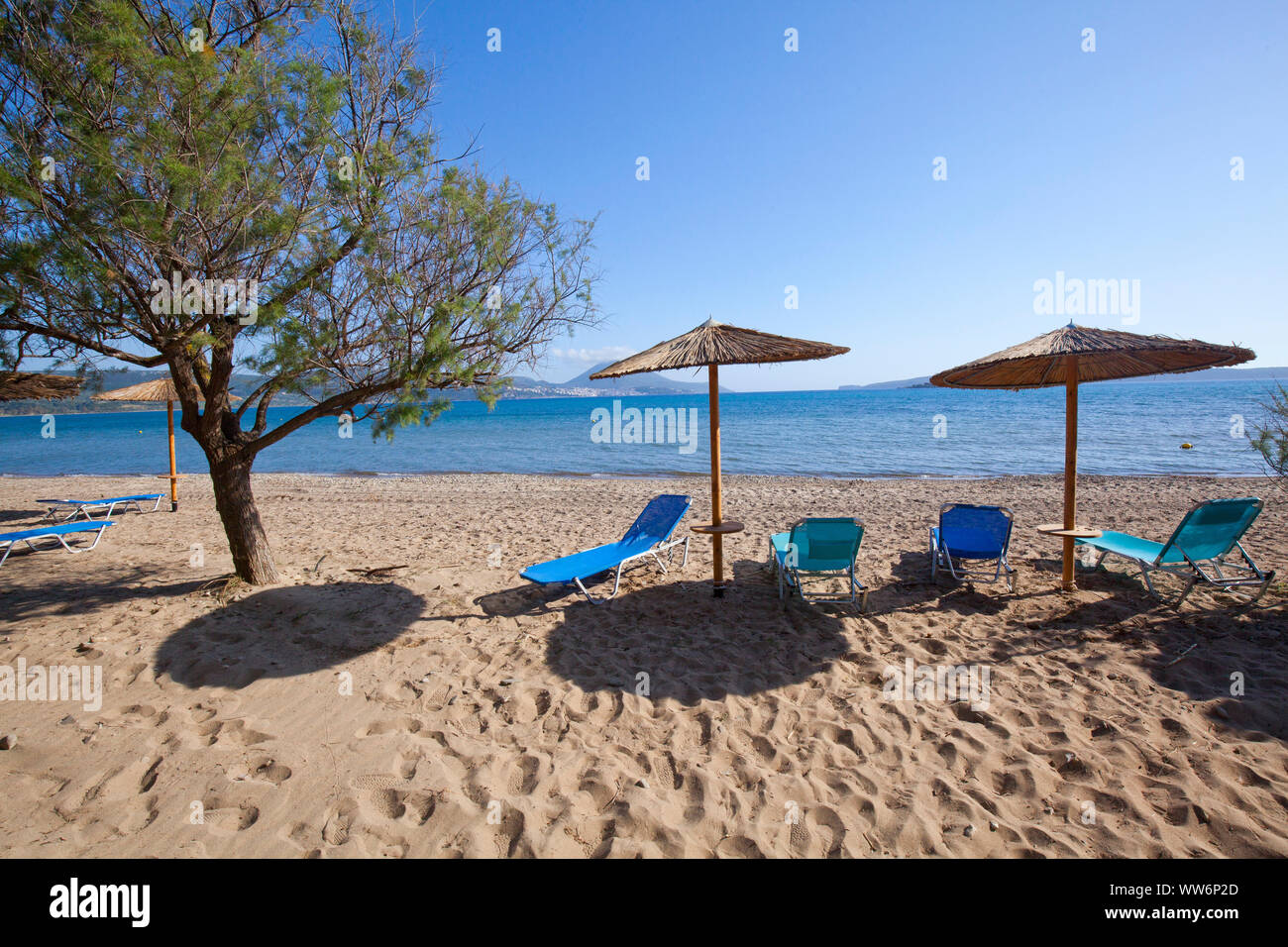 Einsame Sandstrand an der Bucht von Voidokilia in Griechenland Stockfoto