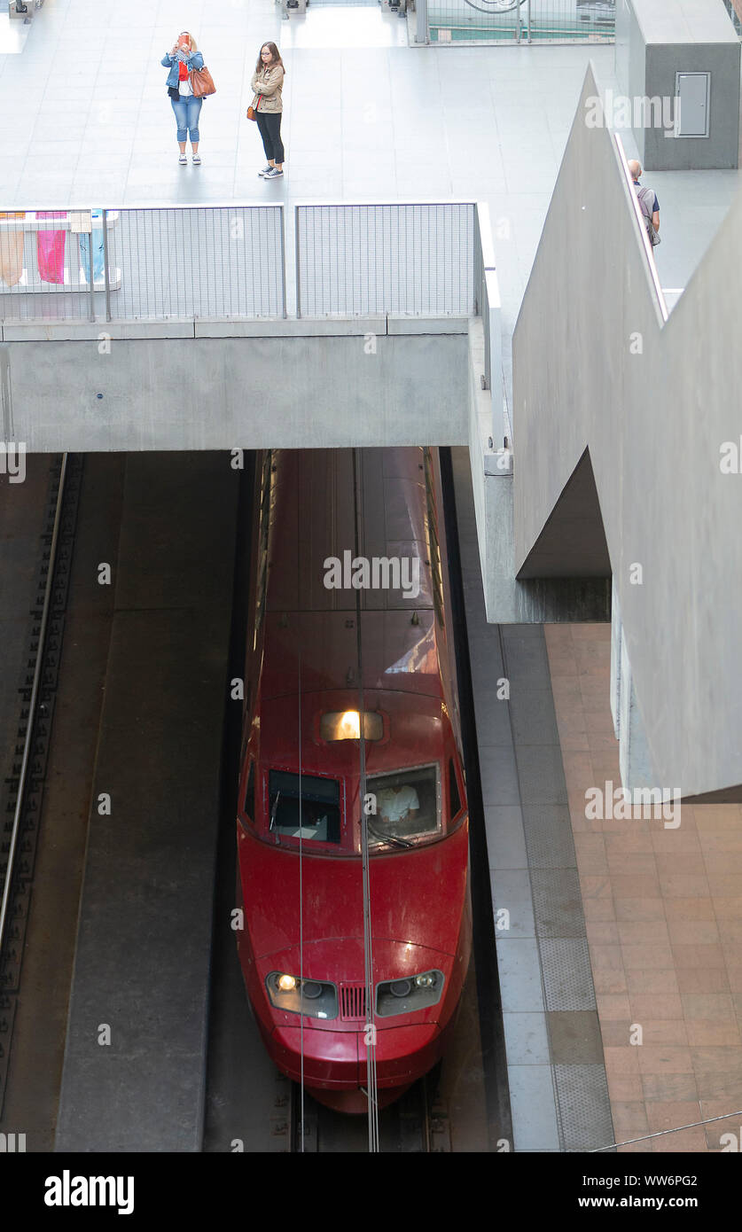 Alte und neue Architektur in den Bahnhof von Antwerpen gefunden werden Stockfoto