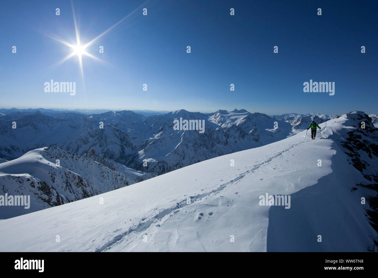 Bergsteiger auf Aufstieg zur ruderhofspitze, Stubaier Alpen, Tirol, Österreich Stockfoto