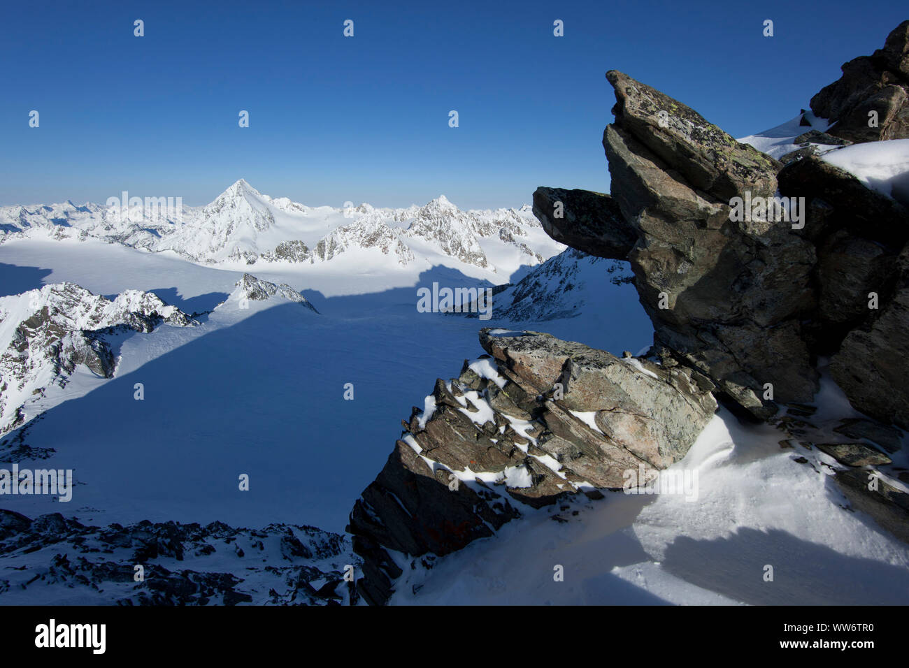 Blick auf Schrankogel auf dem Aufgang zur ruderhofspitze, Stubaier Alpen, Tirol, Österreich Stockfoto
