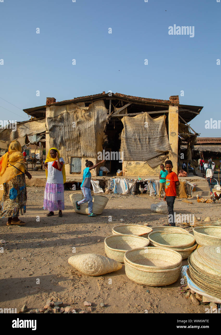 Körbe für den Verkauf in einem Markt, Gash-Barka, Agordat, Eritrea Stockfoto