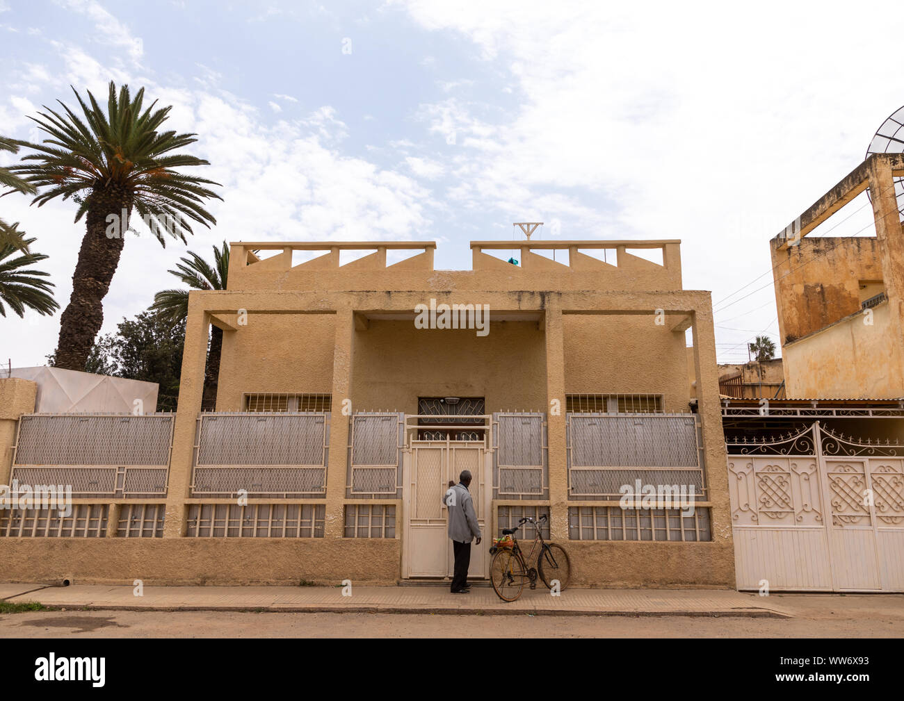 La Piscina italiana Swimmingpool, der während der italienischen Kolonialzeit, Central region, Asmara, Eritrea gebaut Stockfoto
