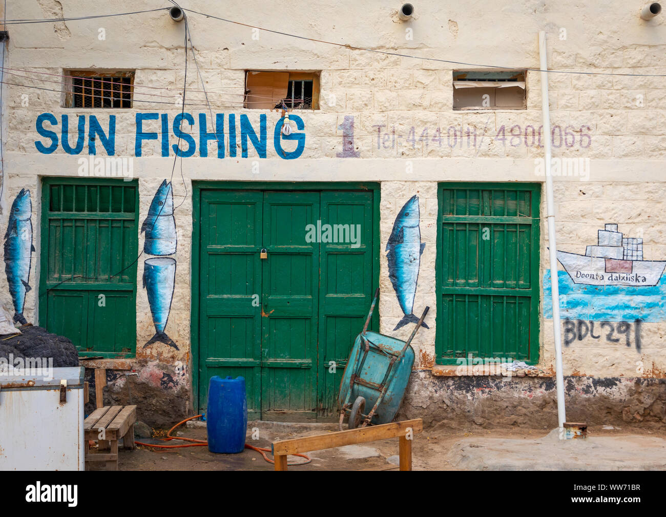 Fischer shop Wandbild, Sahil region, Berbera, Somaliland Stockfoto