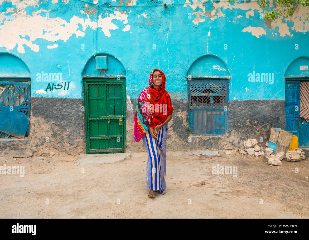 Porträt einer Somalischen junge Frau in den Straßen der Altstadt, Sahil region, Berbera, Somaliland Stockfoto