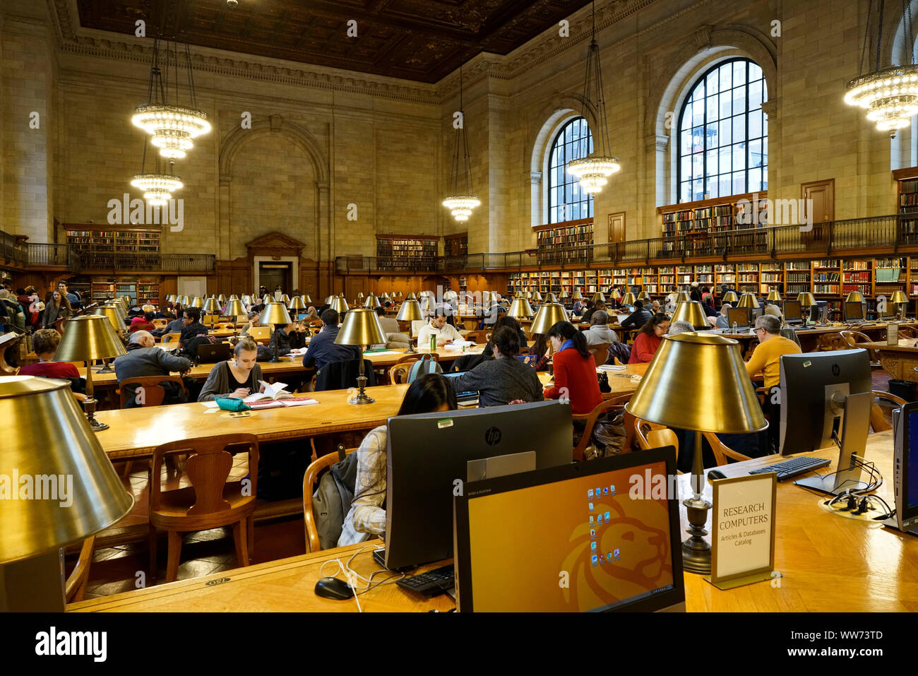 Die Rose Main Reading Room im zentralen Gebäude der New York Public Library. Midtown Manhattan, New York City, New York, USA. Stockfoto