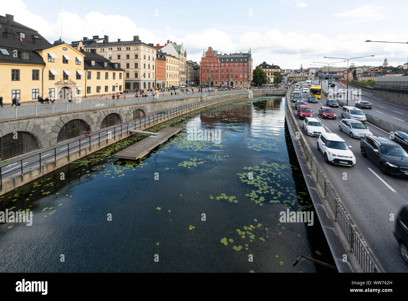 Stockholm, Schweden. September 2019. Ein Blick von der Brücke Riddarholmsbron in Gamla Stan Insel. Stockfoto