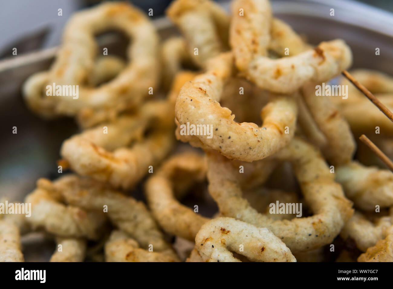 Leckere frittierte Ringe von squid hautnah. Stockfoto