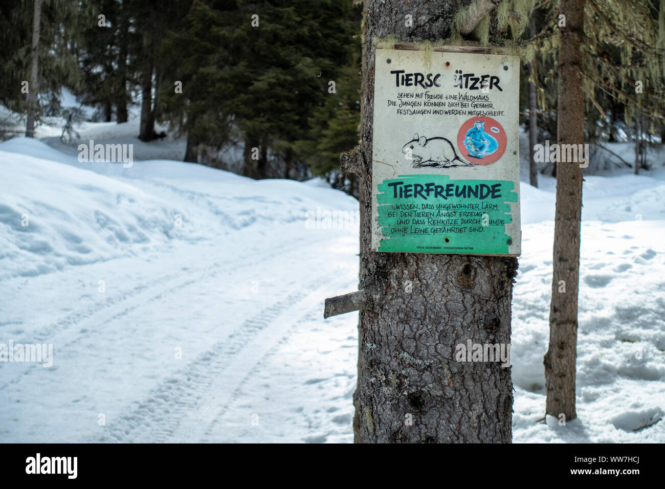 Österreich, Tirol, St. Sigmund im Sellrain, Hinweis auf den Tierschutz auf dem Wanderweg zum Pforzheimer HÃ¼tte Stockfoto