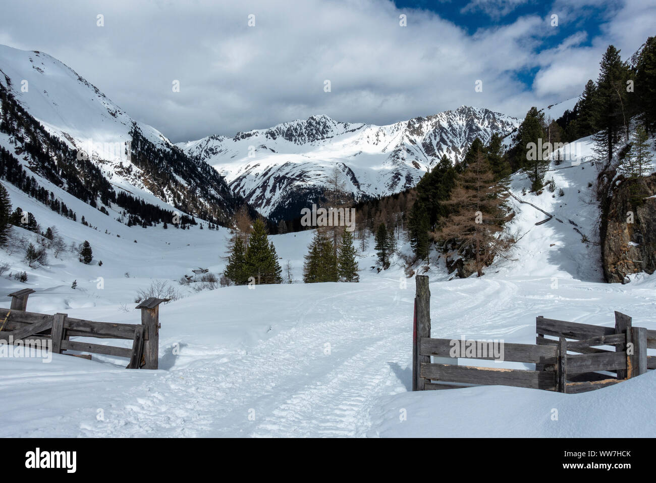 Österreich, Tirol, St. Sigmund im Sellrain, Blick zurück auf die gleirschtal im Aufstieg zum Pforzheimer HÃ¼tte Stockfoto