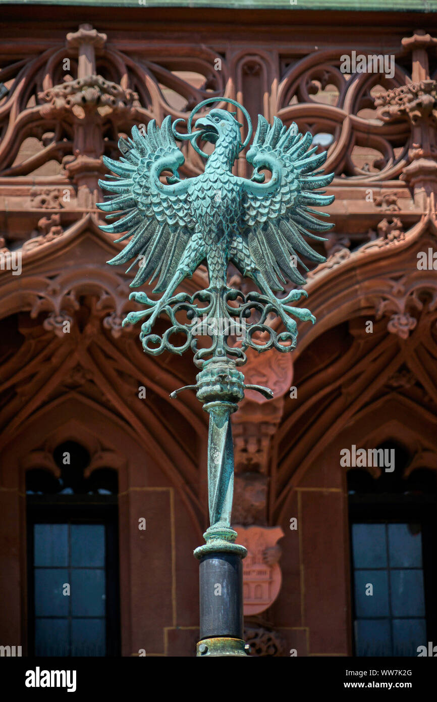 Deutschland, Hessen, Frankfurt am Main, RÃ¶mer, bronze Adler vor dem historischen Rathaus Stockfoto