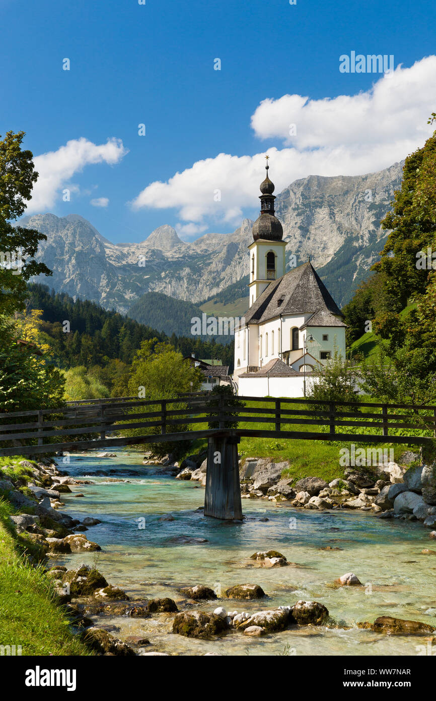Berchtesgaden, Alpen, Ramsau, Kirche St. Sebastian, Ramsauer Ache, Malerwinkel Stockfoto