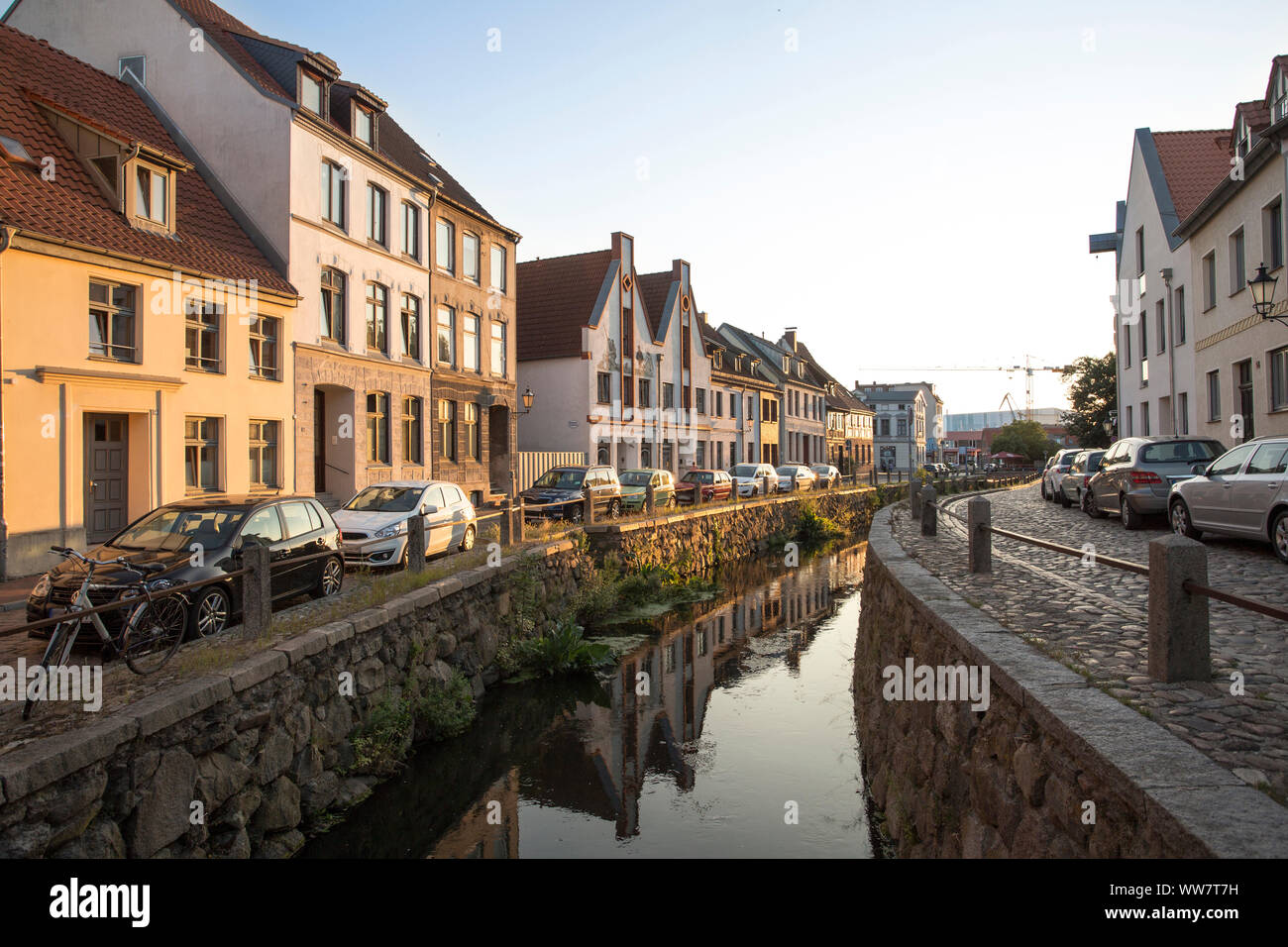 Deutschland, Wismar, Häuser an der Runde Grube Stockfoto