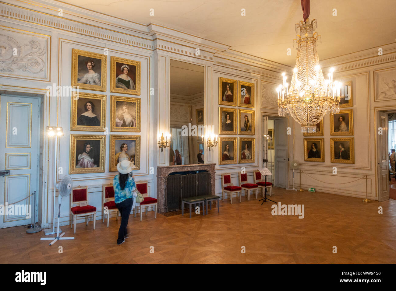 Allgemeine Ansicht der Schönheitengalerie König Ludwigs I., Schloss Nymphenburg (Schloss Nymphenburg), München, Bayern, Deutschland. Stockfoto