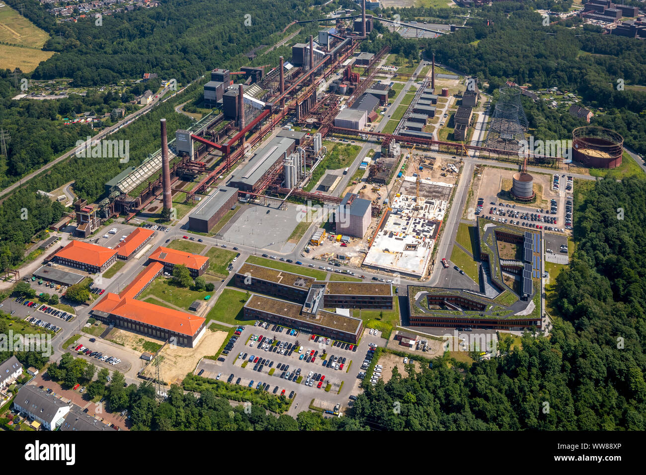 Luftaufnahme, Neubau der RAG-Stiftung bei der Kokerei Zollverein Essen, RAG AG, World Heritage Site, Ruhrgebiet, Nordrhein-Westfalen, Deutschland Stockfoto