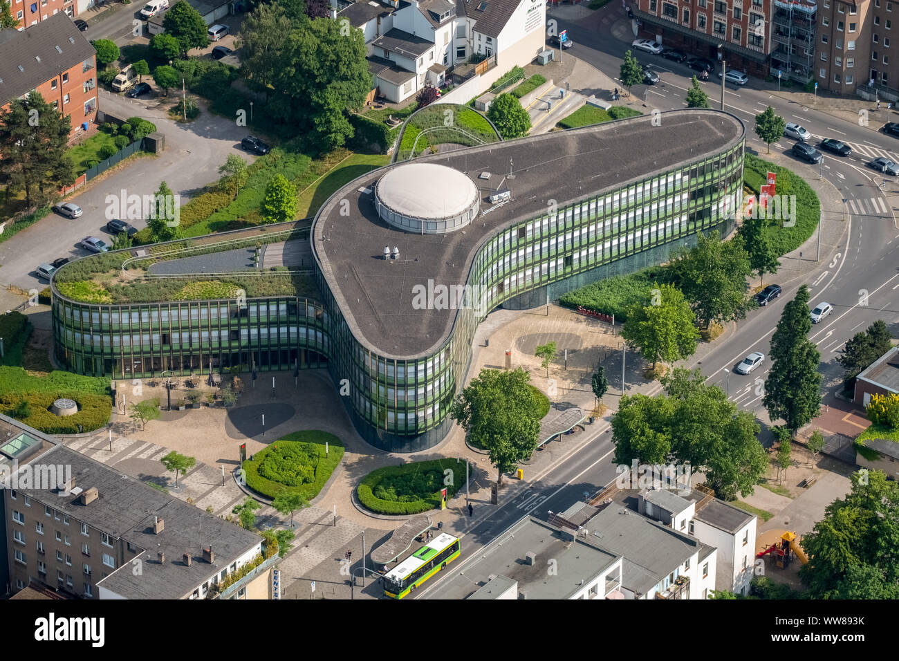 Luftaufnahme, die Stadtsparkasse Oberhausen Büro Oberhausen, Sitz, X-Architektur, X-Form, Oberhausen, Ruhrgebiet, Nordrhein-Westfalen, Deutschland Stockfoto