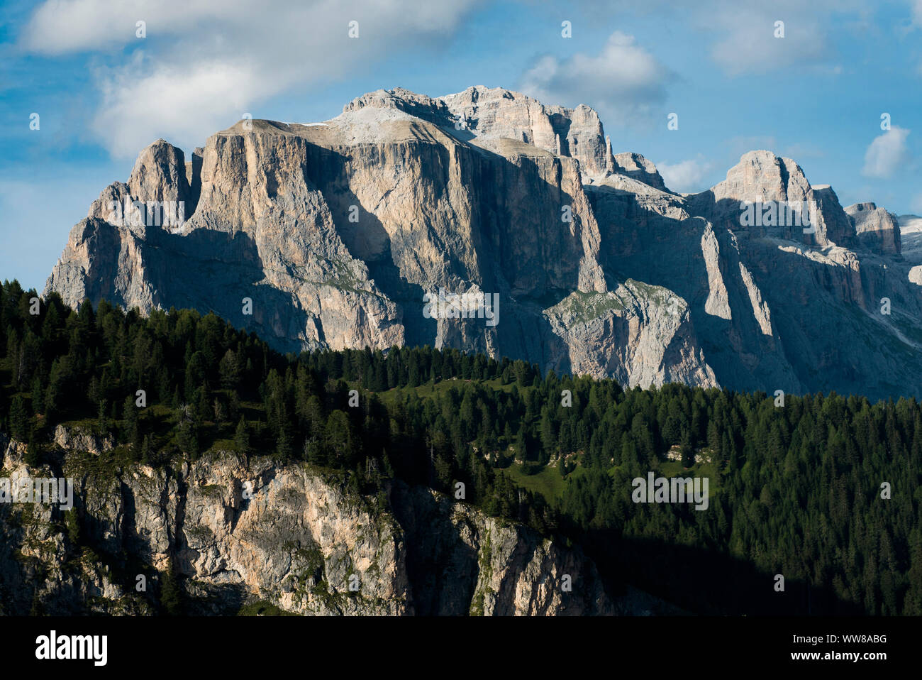 Dolomiten, Sella Gruppe, Piz Gralba, Piz Sella, Sella Türme, Luftaufnahme, Fassatal , Campitello, Trentino, Italien Stockfoto