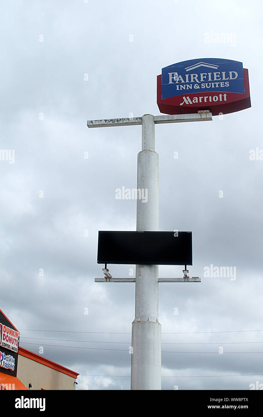 Fairfield Inn & Suites Hotel Schild in den USA. Stockfoto