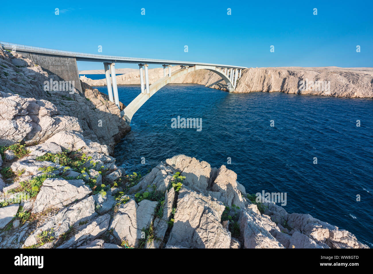 Die meisten Brücke und Fördermodule, dass Kroatien Festland und Insel Pag, Zara, Gespanschaft Zadar, Dalmatien, Kroatien verbindet Stockfoto
