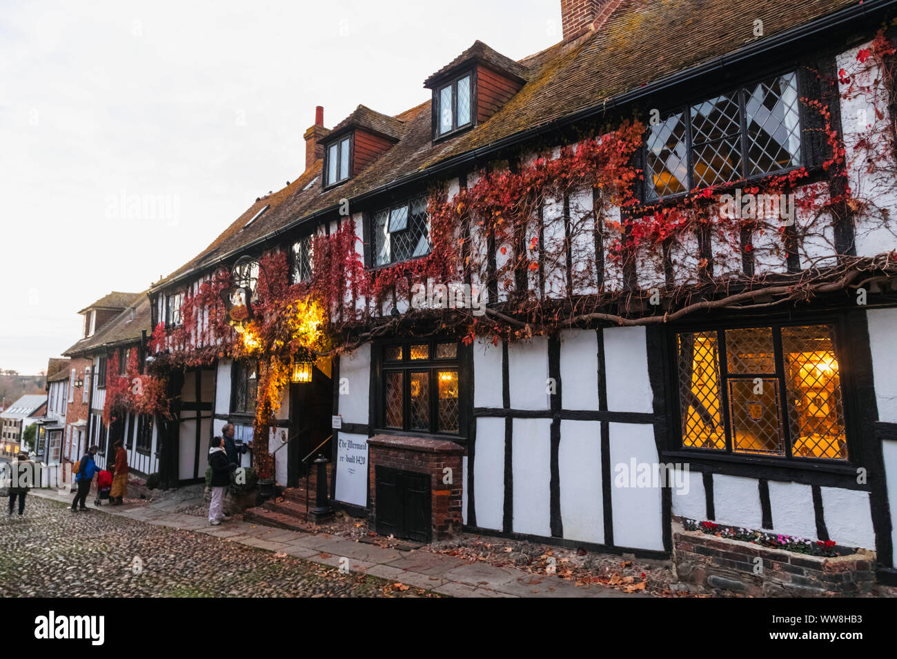 England, East Sussex, Roggen, Mermaid Street, das Mermaid Inn Hotel und Pub Stockfoto