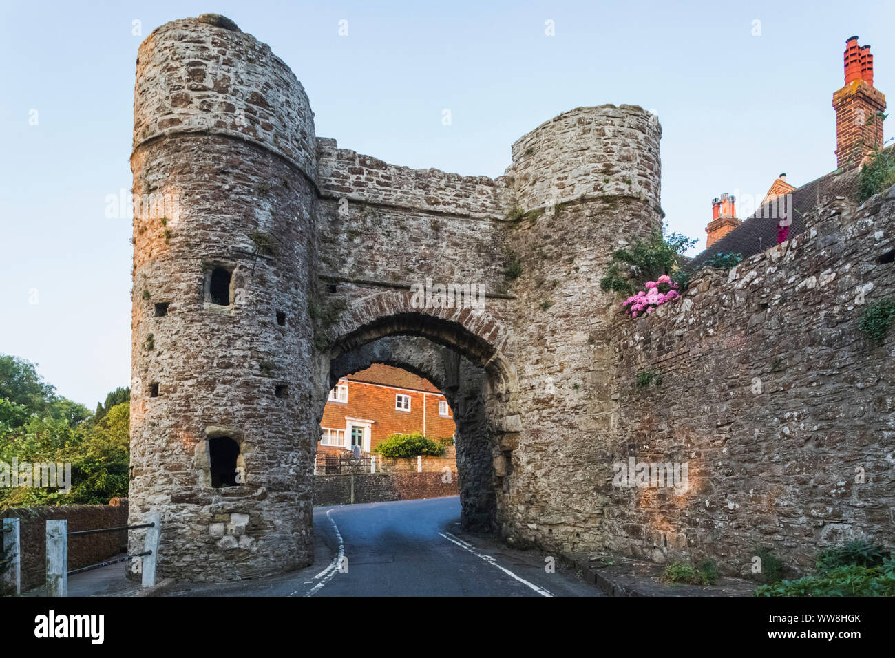 England, East Sussex, Winchelsea, Strand Hill, dem mittelalterlichen Stadttor aus dem 13. Jahrhundert Stockfoto