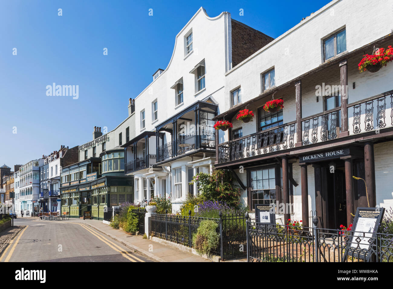 England, Kent, Thanet, Broadstairs, Dickens House Museum und Charles Dickens Pub Stockfoto